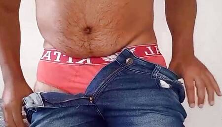 Jeans boy showing his cock. Parte 2