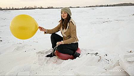 Sit pop big chrome on the snow 4K UHD