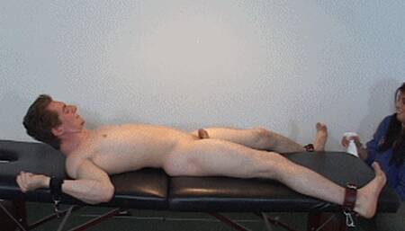 This tickling clip has everything-1080