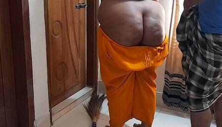 (Priya Chatterjee) Sasurji Ne Apne Bete Ki Patni Ke Sath Kia Kand - Jabardasti Anal Fucked when she was sweeping