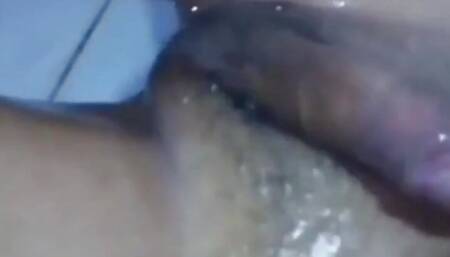 Hands Free masturbating with shower head until my cock. xxytherry