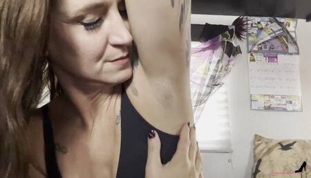 Autumn Teases You With Her Pits MOV