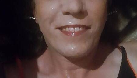 Rochelle gives herself a juicy facial