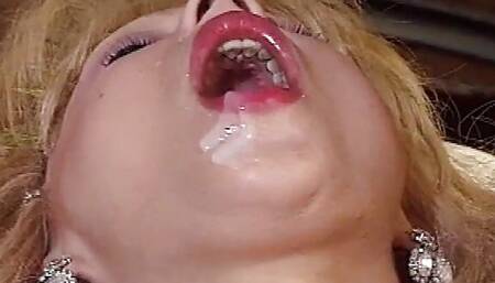 Jessica Rizzo is a slutty postwoman in two scenes
