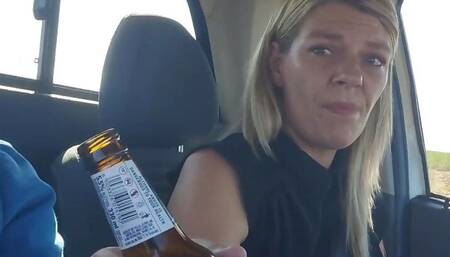 Sweet tinder date 's first blowjob while driving