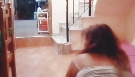 The milf neighbor makes a compilation of videos putting her hand in the shower at home enjoys