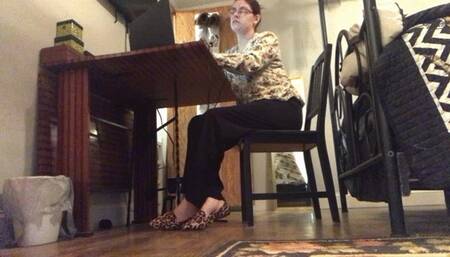 Giantess Ass Crushes Teeny Employees