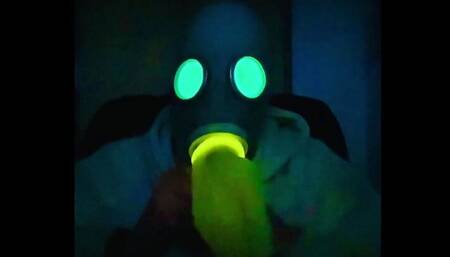 BHDL - N.V.A. LATEX GASMASK BREATHPLAY - THE LATEXGLO(W)VE - PART 4 -