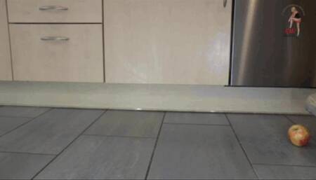 Apples under cruel Cofra Wellies