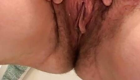 Pissing hairy cunt