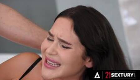 21 SEXTURY - Latine Bombass Blindfolded Her Man Before Fucking Him With Her Pussy And Beautiful Feet