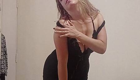 latina strips with huge ass and princess feet