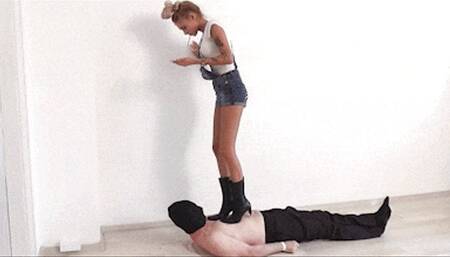 Cruel Candy Trampling! (WMV HD)