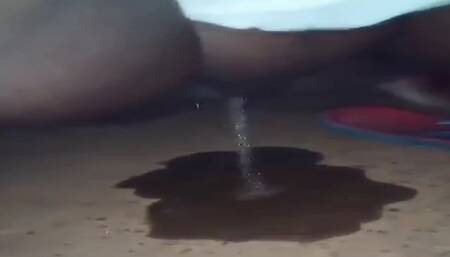 Sri lankan aunty outdoor pissing video 2