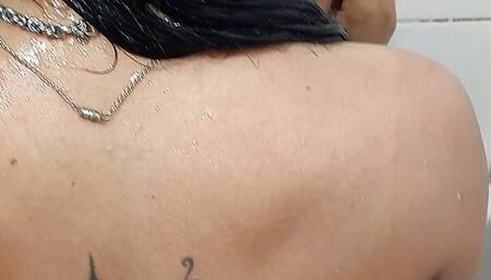 I take a shower with my stepsister while I fuck her very rich until I cum in her