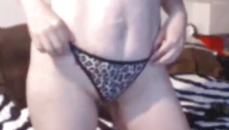 Foxyrosi nude in webcam