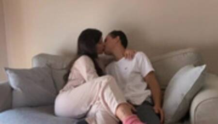 Made my stepsis cum by fingering her pussy and she rewarded me after