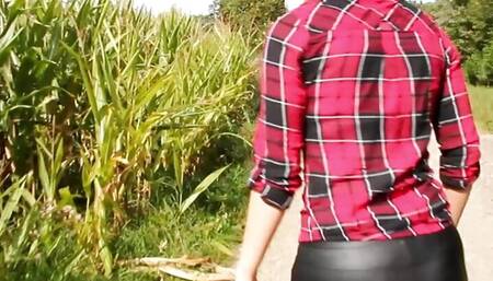 Lara CumKitten - Two horny cobs in the corn field