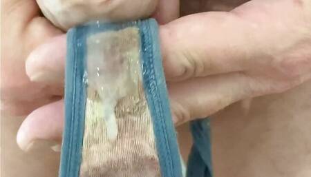 Quick cum dribble in dirty panties