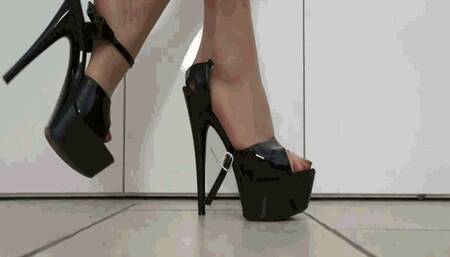 Oh my poor, suffering feet MP4(1280x720)FHD