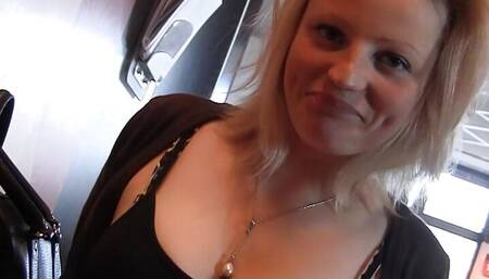 Blondes 18j Flittchen beim Mcdonalds Date gefickt und danach zu Hause Runde 2
