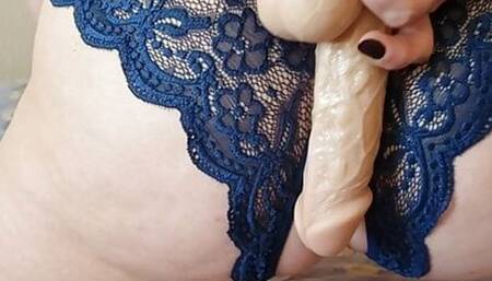 Un bon gode et petit squirt