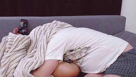 Teen stay on the phone old guy lick her tight pussy