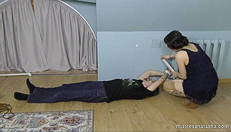 Lisa - Old-Fashioned Human Furniture (4K)