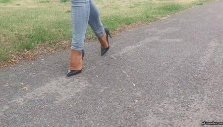 Cinderellas shoe has fallen into the river HD wmv 1920x1080