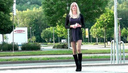 Crossdresser Sissy walk outside