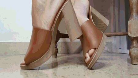 Bonnie's big feet WMV(1280*720)HD