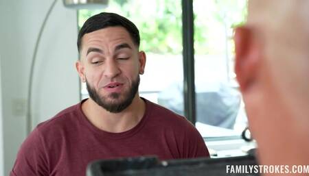 Carmela Clutch - Making Moves On My Stapaunt