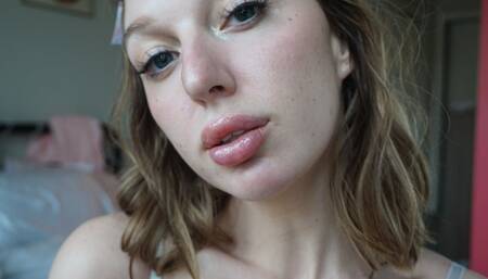 680 Lip Gloss Try On