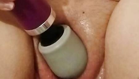 German fat OF slut gets herself with the Magic Wand