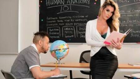 Lusty Kayla's kissing smut