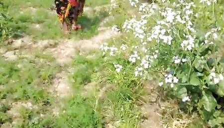 Indian Desi Hardcore Fucking Village Outdoor Sex In clear hindi voice