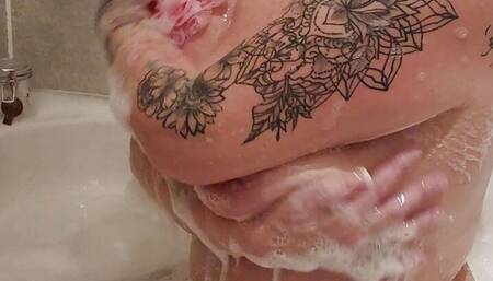 Watch our MILF seductively bath