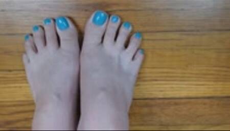 Blow your Load on my Perfectly Pedicured Toes Light blue Pedicure JOI WMV 720