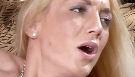 Cute Teen Babe Kelly Skylar Fucking In Her Tight Pussy
