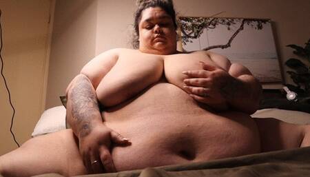 SSBBW Titty bounce and play & belly rubs
