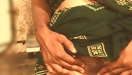 Bhabhi ko kitchen me choda sexy girl sex on kitchen. Bhabhi fucking in kitchen