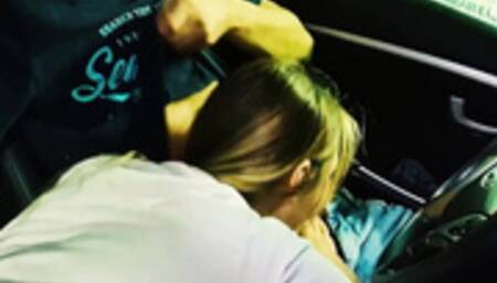 Alina makes a Blowjob at an automatic car wash