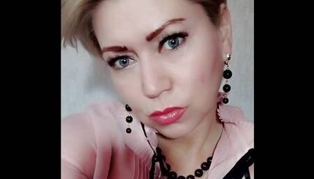 Breathtaking dirty dancing of a mature cunt impaled on different types of bottles...))