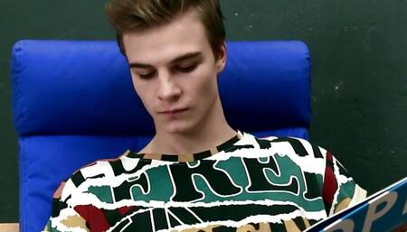 Hot Boy Lucas Fills His Hole With A Wide Toy While Wanking!