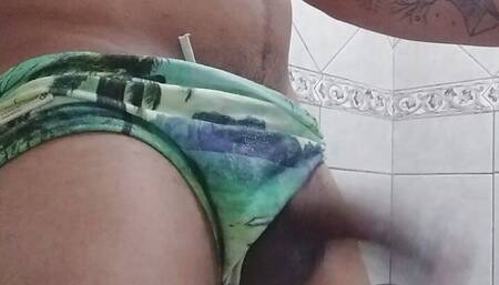 Handjob after arriving from the beach