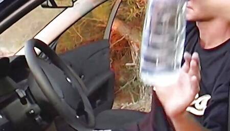 Blondinen blasen einfach am besten im Auto