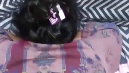 StepBrother ne apni Desi StepSister ko us ka Room ma ja kar choda jab wo Mobile use kar rahi thi