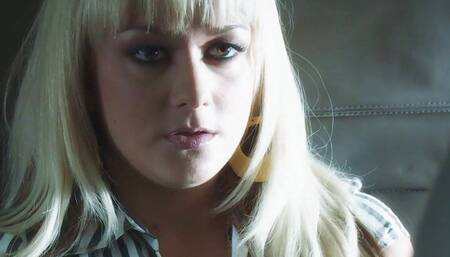 Briana Blair And Jasmine Jolie Fuck In Their Fishnets In