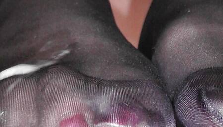 Cum on pantyhose feet