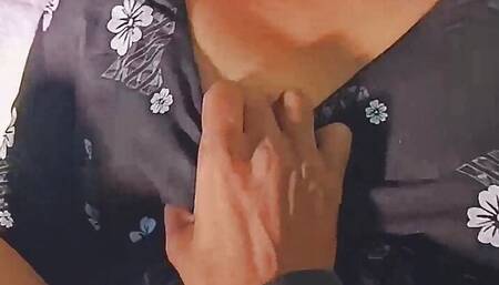 Maid bhabhi ko uske customer ne kitchen me choda during cooking